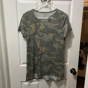 Boutique Camo tee shirt with unique neckline. Comfy & in great condition!